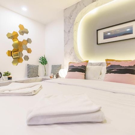 Cheqinn Hostel - Sukhumvit 4 Nana Plaza Bangkok Exteriör bild