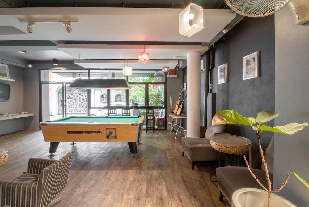 Cheqinn Hostel - Sukhumvit 4 Nana Plaza Bangkok Exteriör bild
