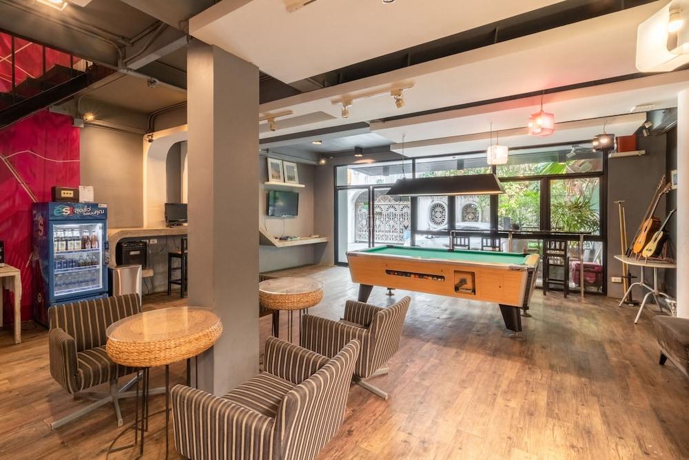 Cheqinn Hostel - Sukhumvit 4 Nana Plaza Bangkok Exteriör bild