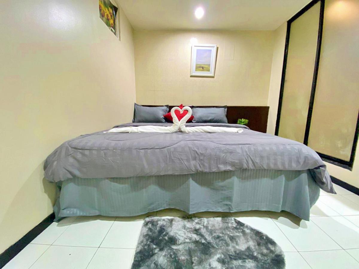 Cheqinn Hostel - Sukhumvit 4 Nana Plaza Bangkok Exteriör bild