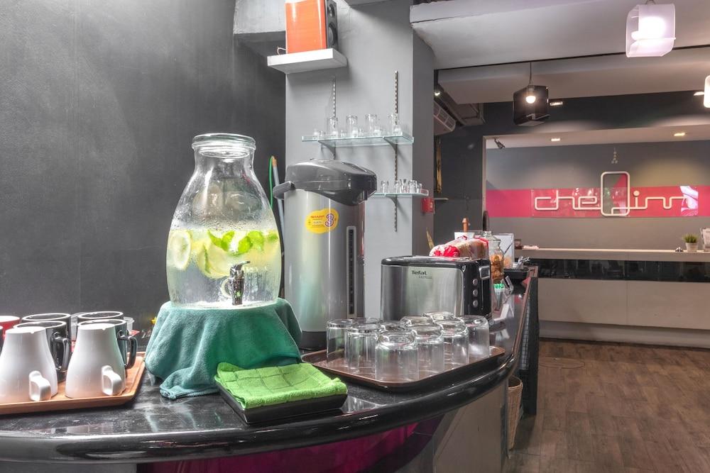 Cheqinn Hostel - Sukhumvit 4 Nana Plaza Bangkok Exteriör bild