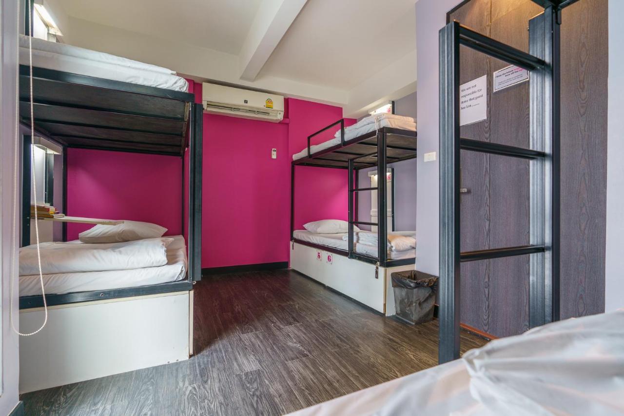 Cheqinn Hostel - Sukhumvit 4 Nana Plaza Bangkok Exteriör bild