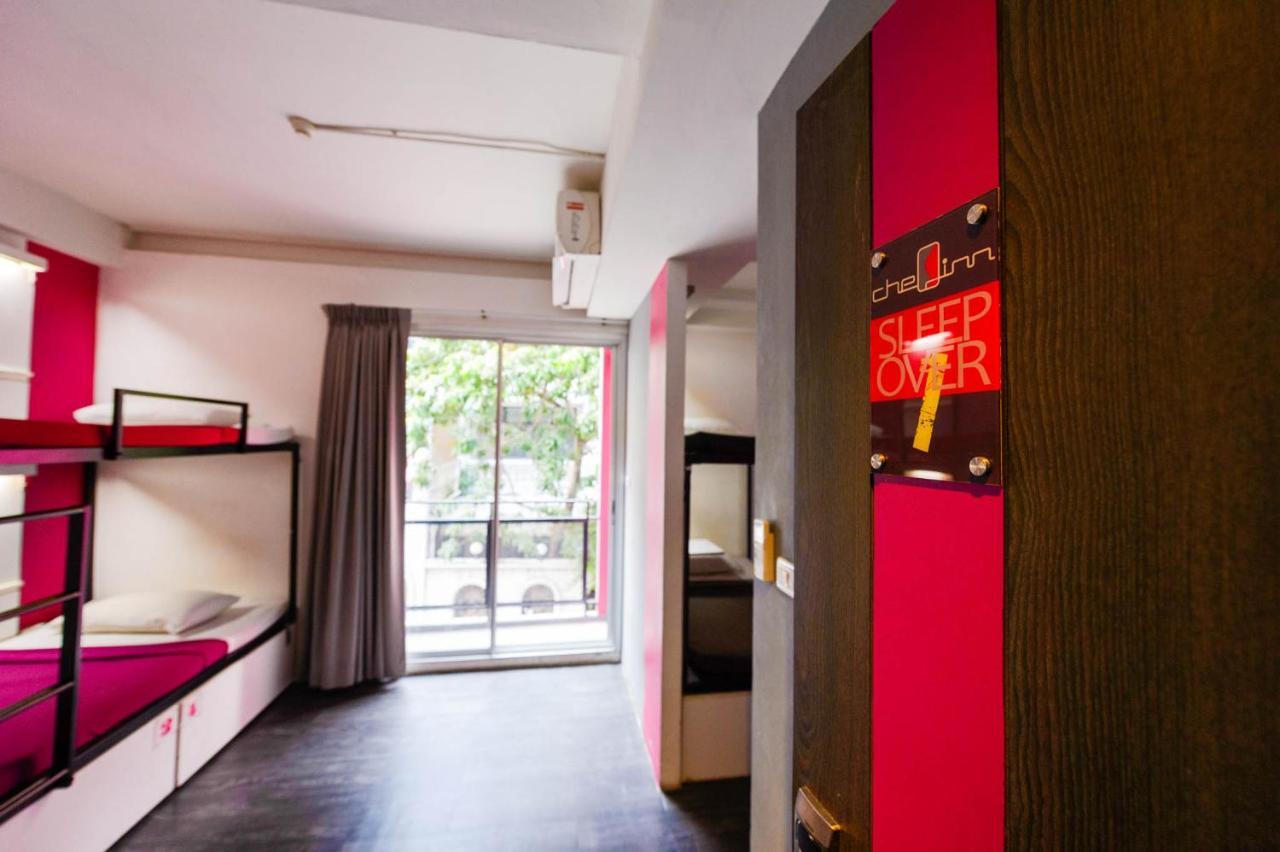 Cheqinn Hostel - Sukhumvit 4 Nana Plaza Bangkok Exteriör bild